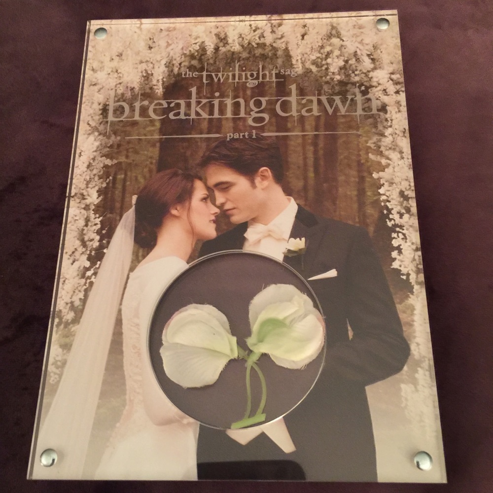 The Twilight Saga Wedding Flower Actual Prop New